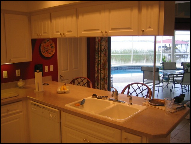 09_Kitchen.JPG